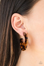 Load image into Gallery viewer, Paparazzi Tropically Torrid Brown Earring
