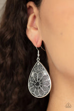Load image into Gallery viewer, Paparazzi Banquet Bling Black Earrings
