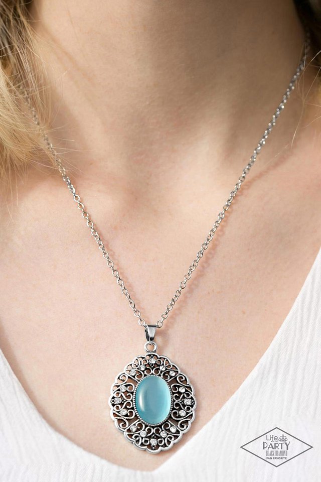 Paparazzi Heart Of Glace Blue Necklace