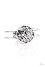 Load image into Gallery viewer, Paparazzi Mandala Majesty Silver Bracelet
