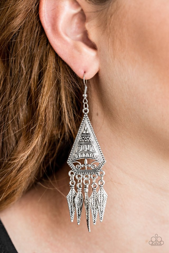 Paparazzi Me Oh Manyan Silver Earring