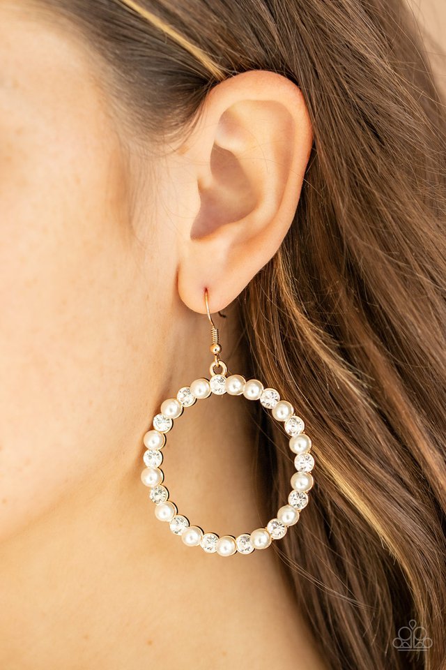 Paparazzi Pearl Palace Gold Earrings